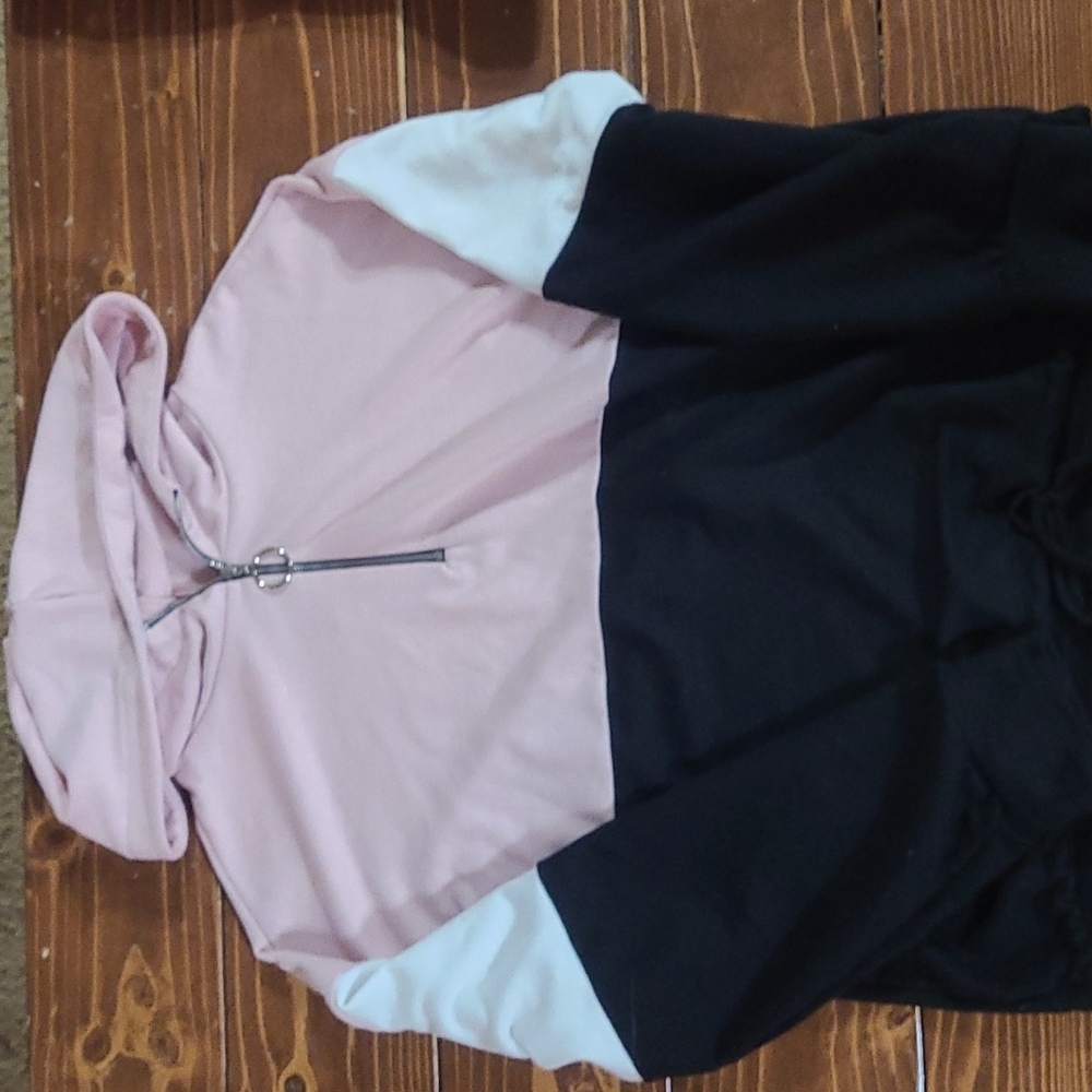 Long sleeve, hooded